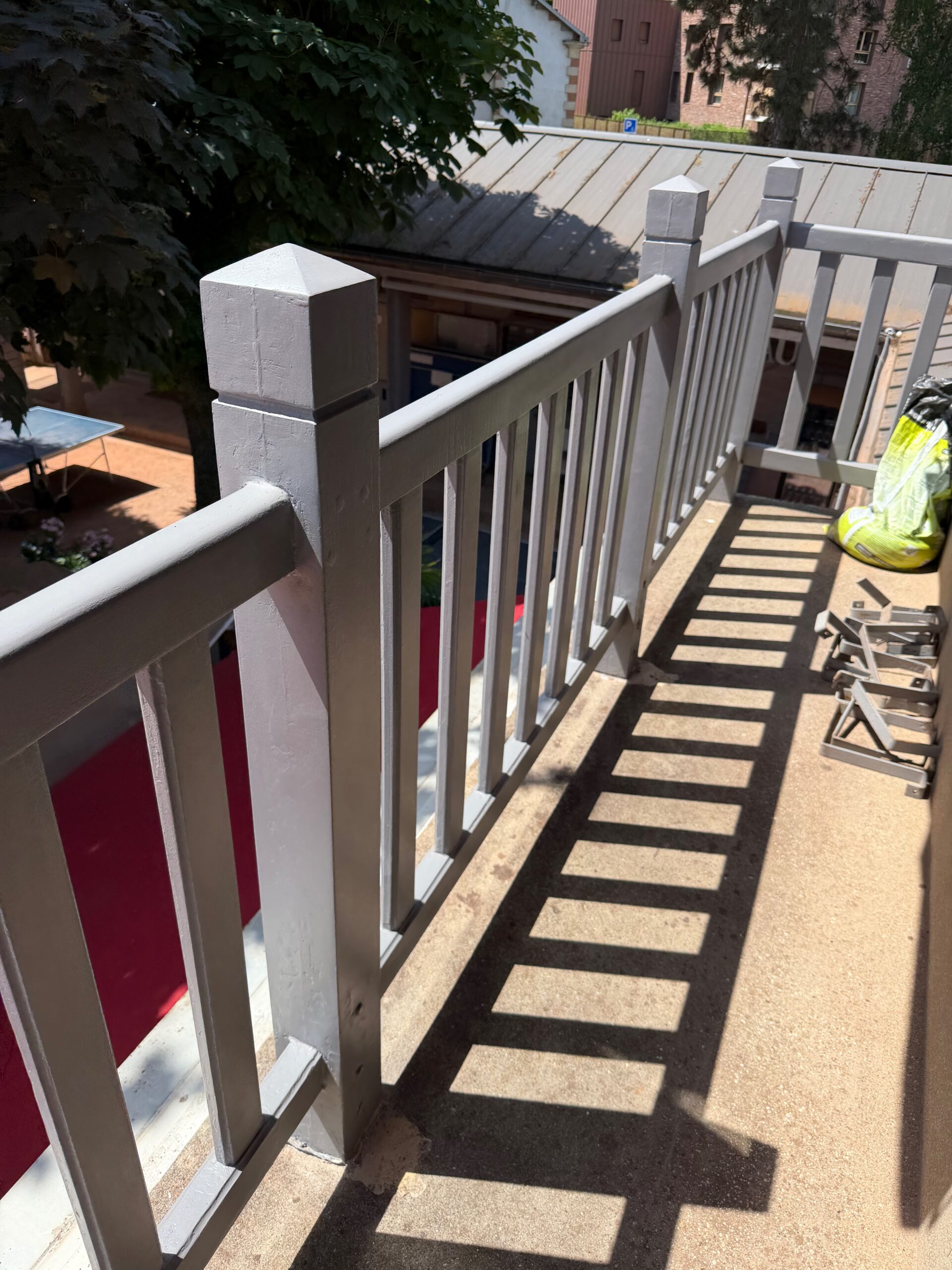 Restauration d'une balustrade en bois — Club de tennis, Saint-Mandé