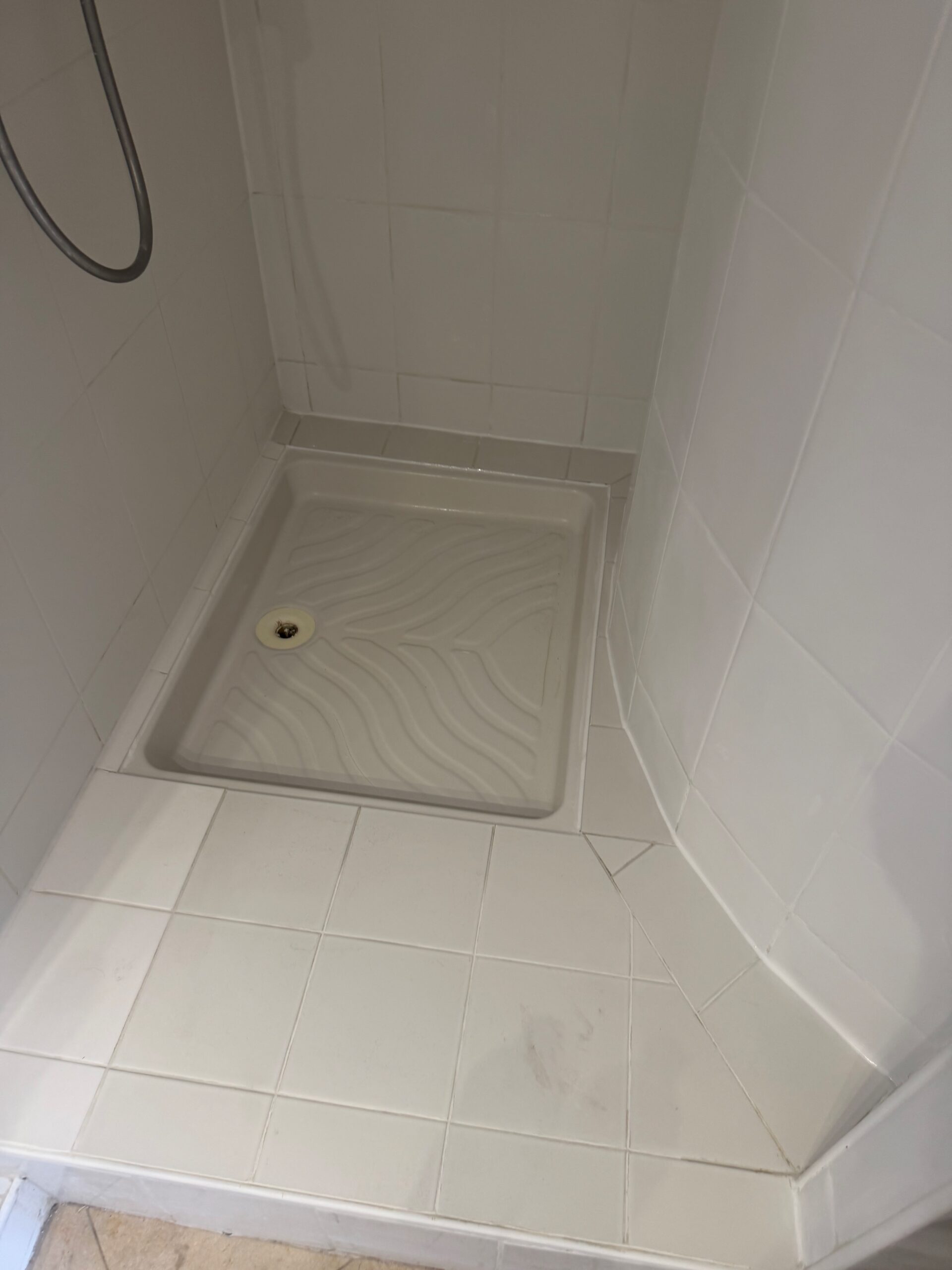 Douche après réfection des joints de carrelage et du joint silicone du bac